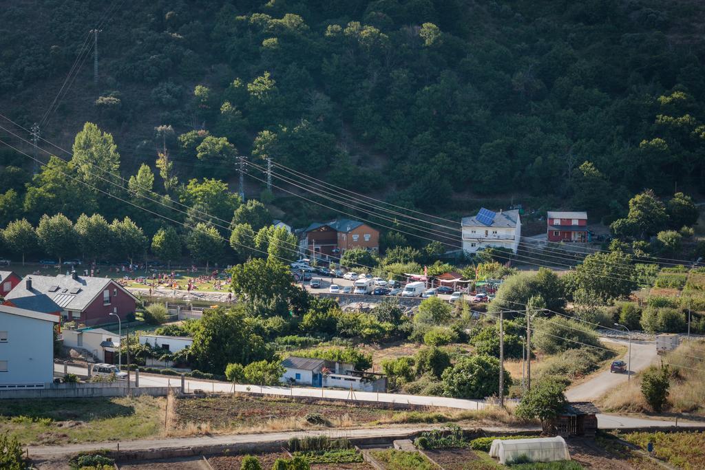 Hostal Tres Campanas Villafranca Del Bierzo Exteriér fotografie